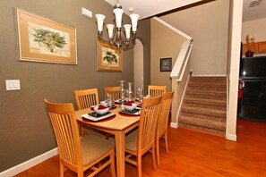 Apartment, Multiple Bedrooms | In-room dining