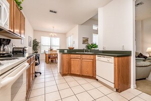 Apartment, Multiple Bedrooms | Private kitchen
