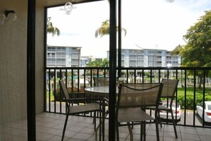 Huoneisto, useita makuuhuoneita | Parveke