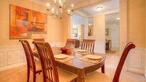 Apartemen, beberapa kamar | Makan di kamar
