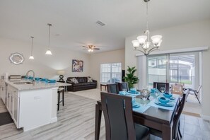 Apartment, Multiple Bedrooms | Living area