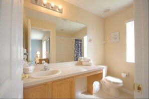 Apartment, Multiple Bedrooms | Bathroom