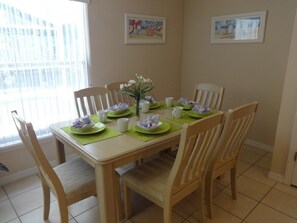 Appartement, plusieurs chambres | Restauration dans la chambre