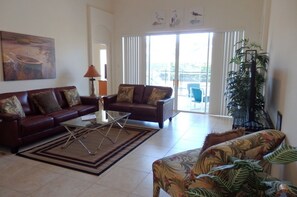 Apartment, Multiple Bedrooms | Living room