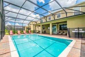 Outdoor pool - 2365VWD (Davenport)