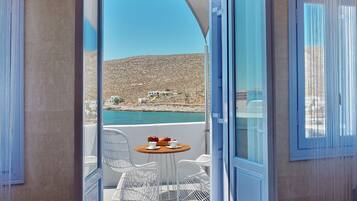 Suite de lujo, hidromasaje, vista al mar | Balcón