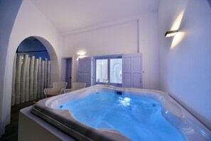 Design Studio Suite, Jetted Tub | Jetted bathtub - Amo Suites & Spa (Folegandros)