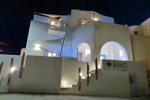 Front of property - evening/night - Amo Suites & Spa (Folegandros)