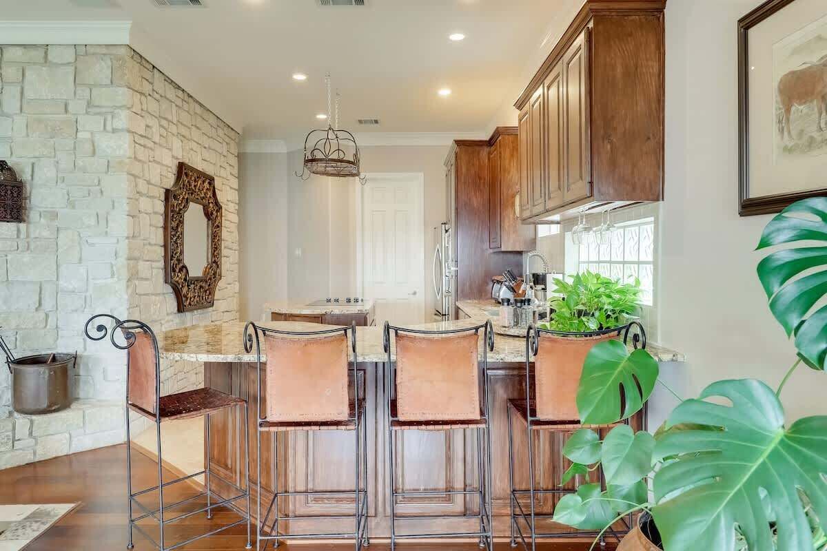Enjoy granite countertops and stainless steel appliances.Enjoy granite countertops and stainless steel appliances.