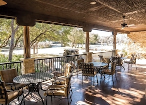 Outdoor dining - Lake Travis Retreat | Hot Tub, BBQ Grill, Views (Spicewood)