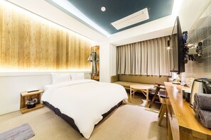 Hypo-allergenic bedding, down duvets, memory-foam beds, in-room safe - The Sangju Hotel Seoul (Seoul)