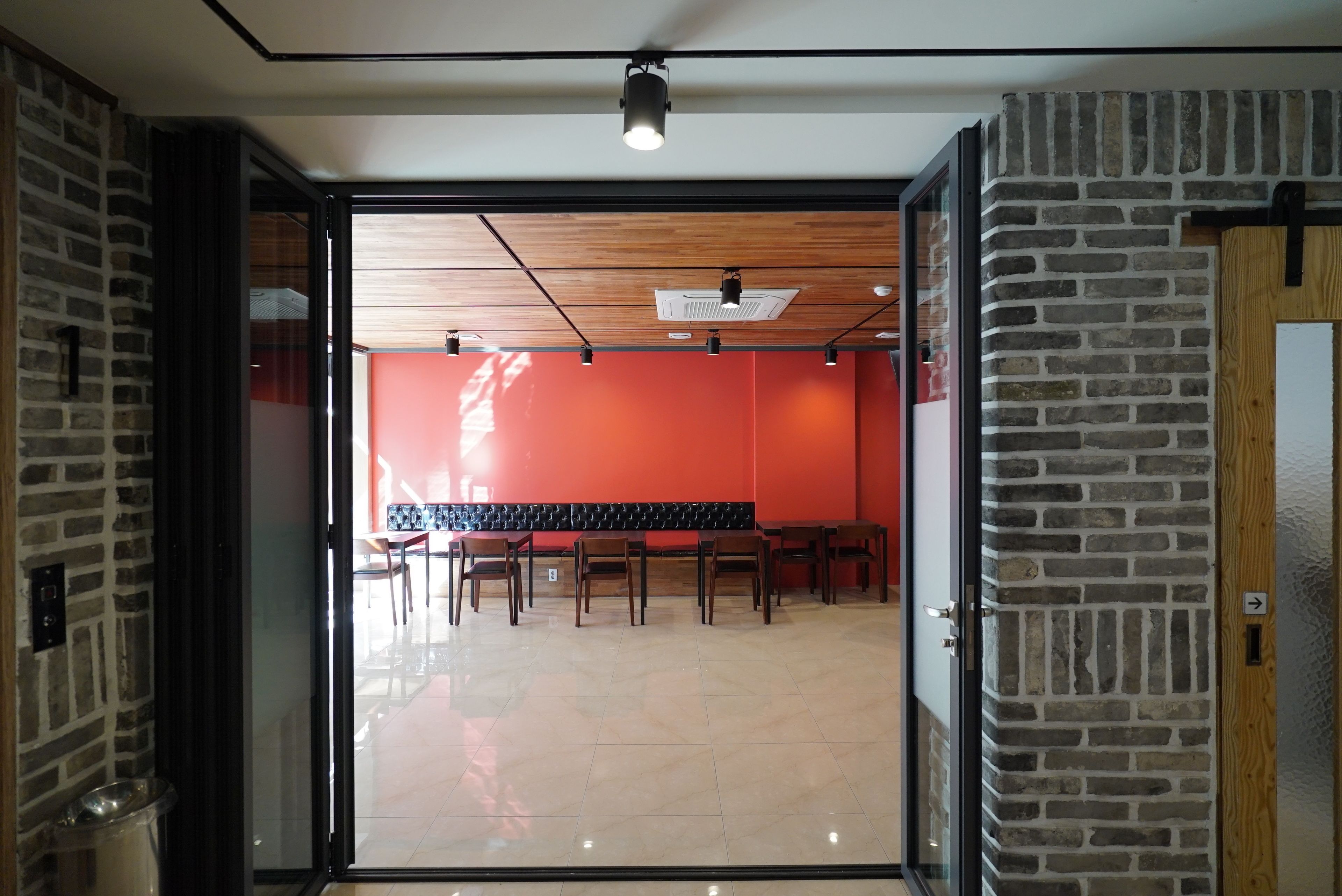 daily buffet breakfast for a fee