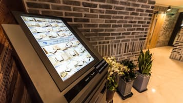 Γραφείο για check-in/check-out