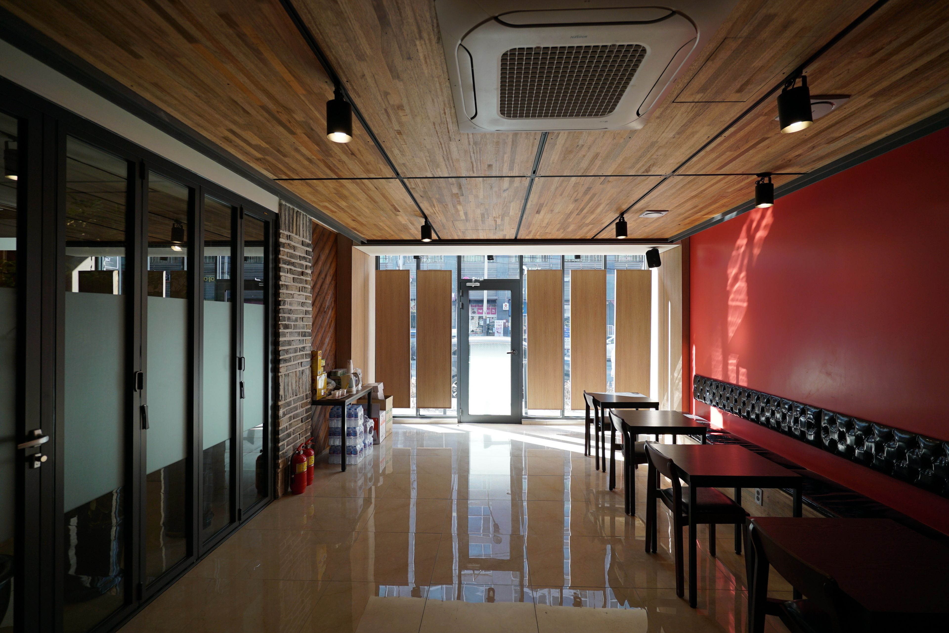 daily buffet breakfast for a fee