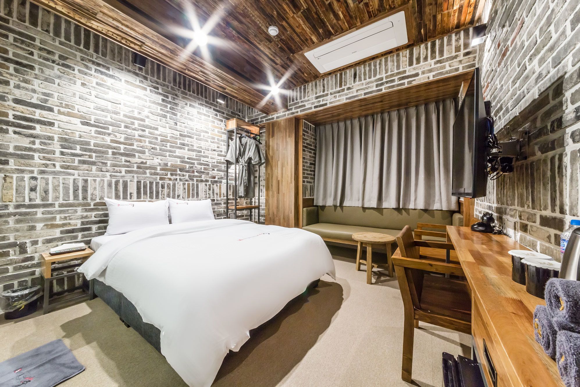 hypo-allergenic bedding, down duvets, memory-foam beds, in-room safe