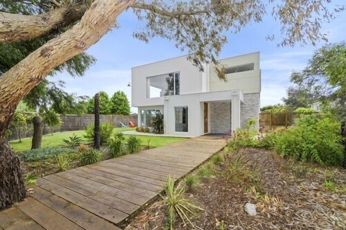 Barwon Links - spacious living