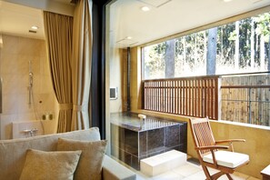 Comfort Twin | Minibar, in-room safe, free cots/infant beds, rollaway beds