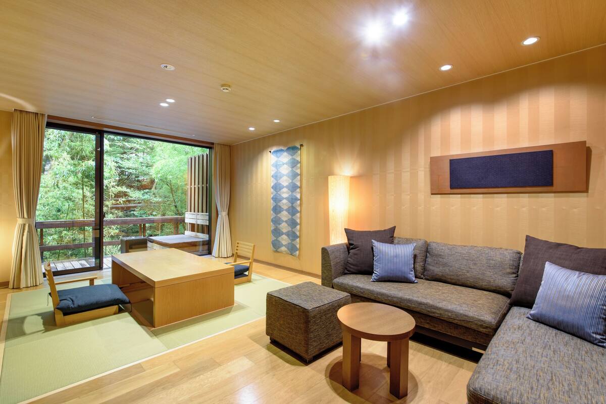 奢华双床房 (Maisonette Suite) | 迷你吧、客房内保险箱、免费婴儿床、免费 WiFi