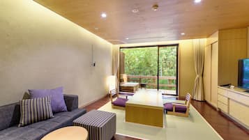 Luxury Suite Maisonette King Double | Minibar, in-room safe, free cots/infant beds, free WiFi