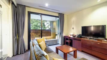 Kamar Twin (Stylish Suite) | Minibar, brankas, tempat tidur bayi gratis, dan Wi-Fi gratis
