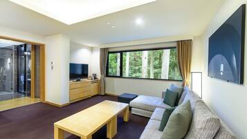 Precious Suite King Double | Minibar, in-room safe, free cribs/infant beds, free WiFi