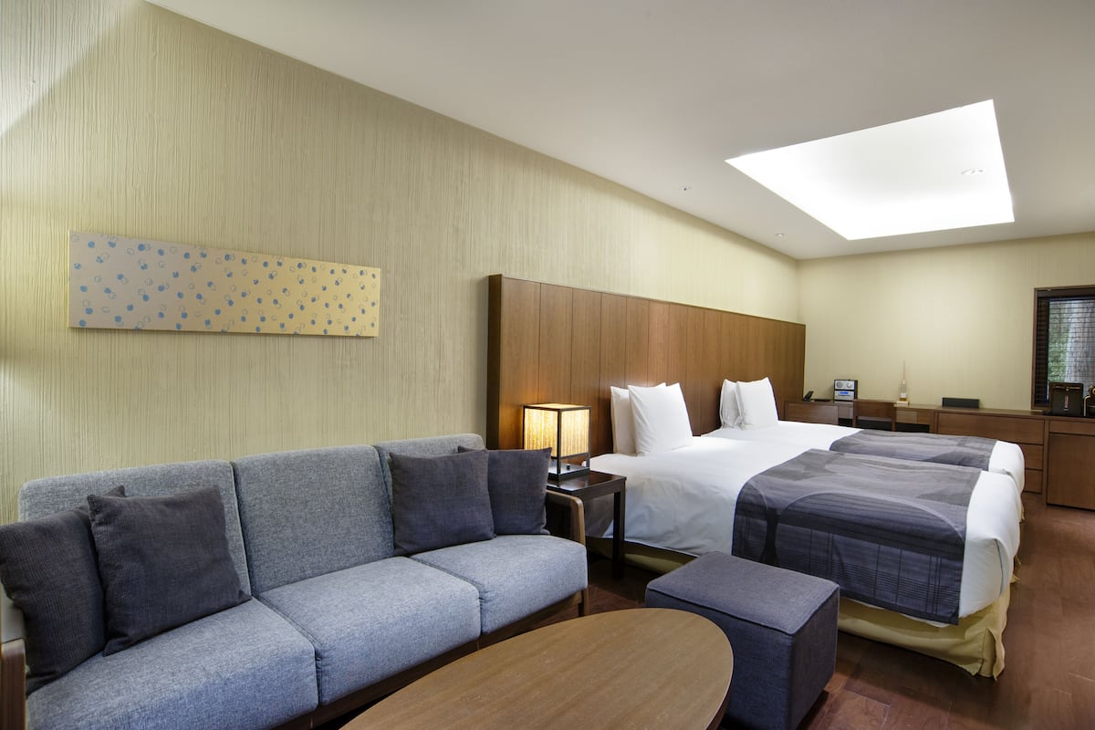 Stylish Suite Twin