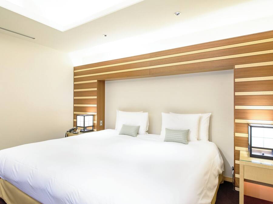 Precious Suite King Double | Minibar, in-room safe, free cribs/infant beds, free WiFi