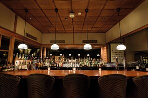 Bar (on property) - Hakone Suishoen (Hakone)