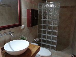 Apartment, 3 Bedrooms | Bathroom