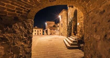 CASA DI VIGNOLO, Toscanan aitous keskiaikaisessa kylässä