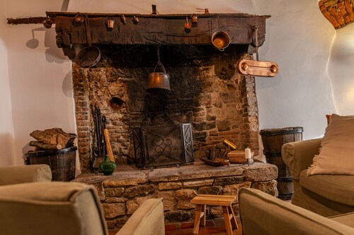 CASA DI VIGNOLO - 1200's original Tuscan house and village