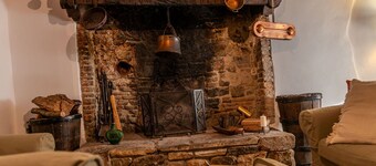 CASA DI VIGNOLO - 1200's original Tuscan house and village