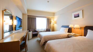 Desk, free WiFi, bed sheets