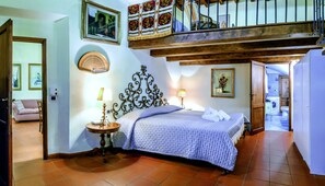 1 slaapkamer, een strijkplank/strijkijzer, wifi, beddengoed