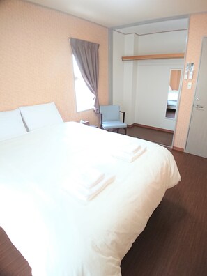 2 Bedrooms (2F) | Premium bedding, iron/ironing board, free WiFi - Port HOUSE (Osaka)