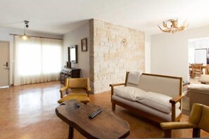 TV, fireplace, DVD player - Colmenar Viejo: House / Villa - Colmenar Viejo (Colmenar Viejo)