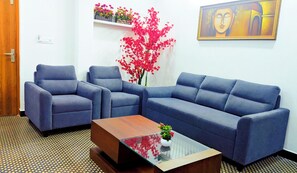 Elite Apartment | Living area - Hiline Hotels and Resorts (Calangute)