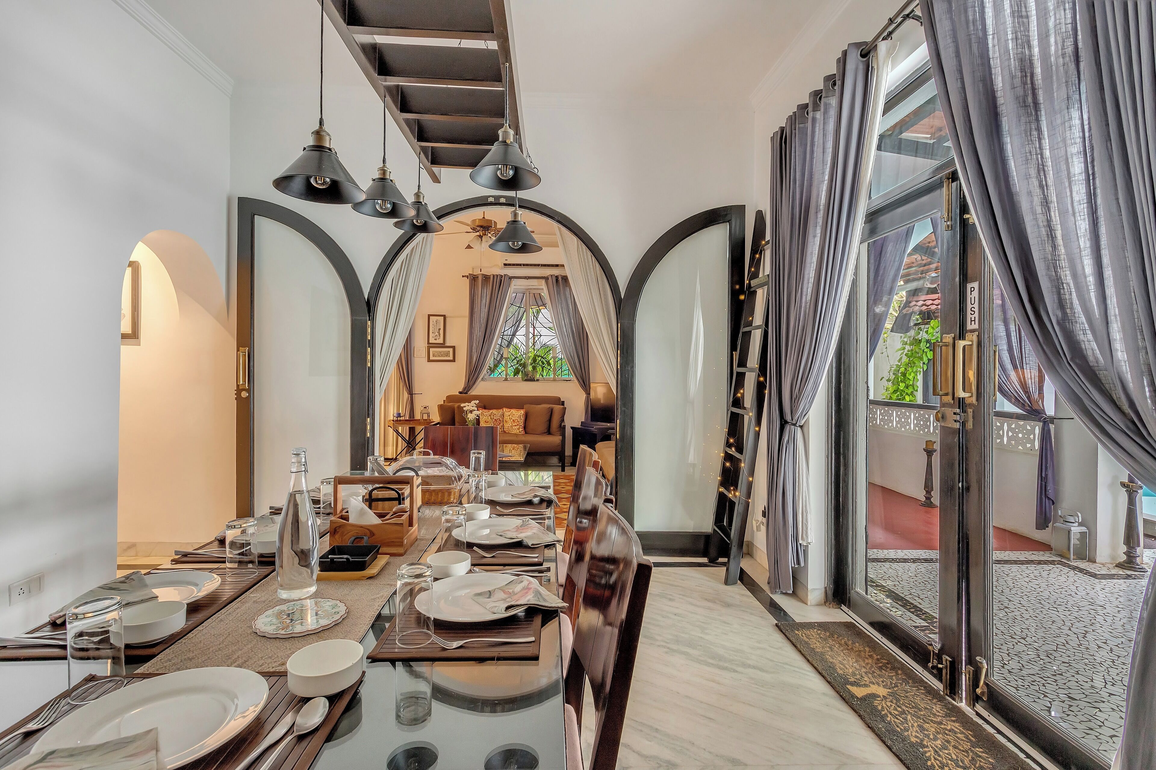 Luxury-Villa, 5 Schlafzimmer, zum Garten hin | Esszimmer