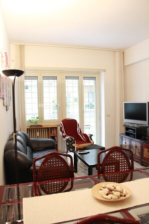 TV, DVD player