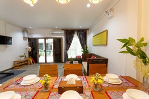Family Room | Dining - Singharaj House (Chiang Mai)