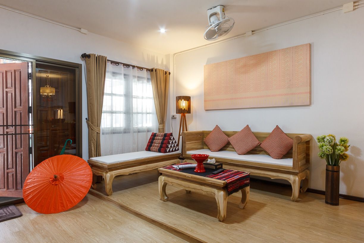 Family Room | Living area | 32-inch LCD TV with cable channels, TV