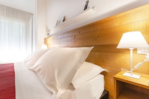 Kamar Triple | Brankas, meja kerja, Wi-Fi gratis, dan seprai linen