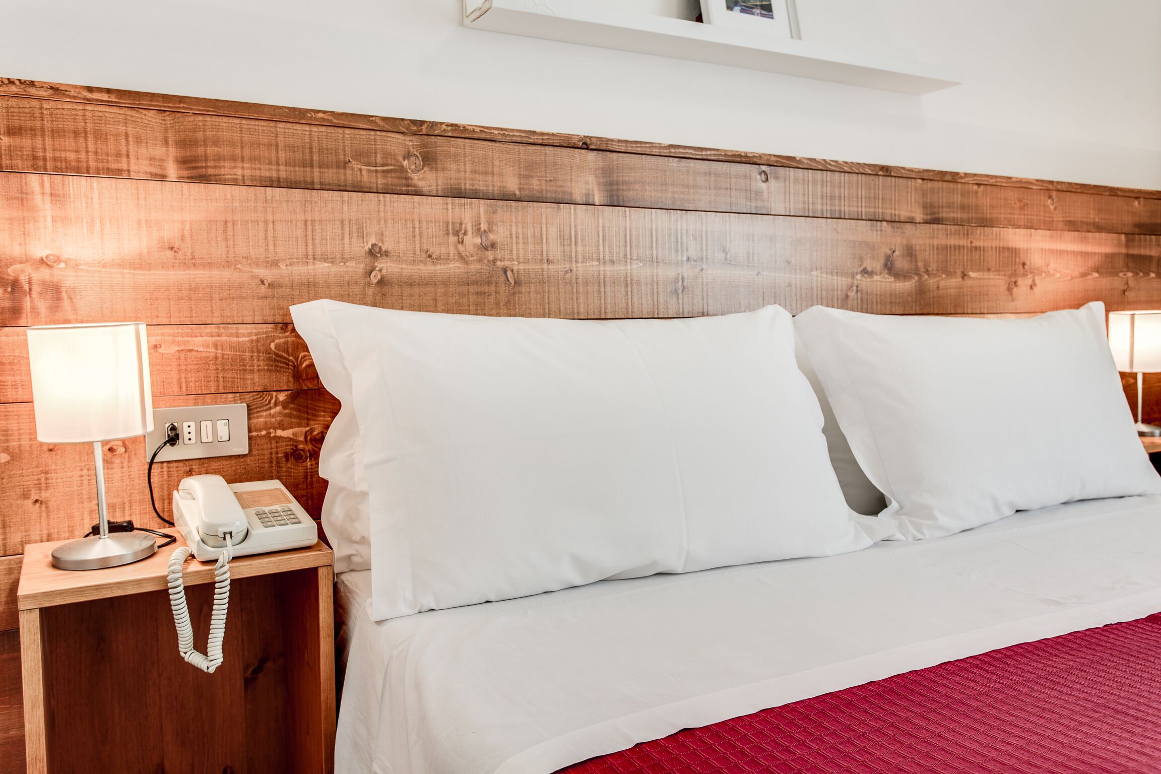 double room | in-room safe, desk, free wifi, bed sheets