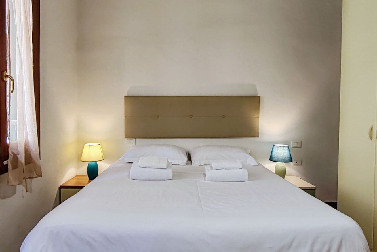 2 soverom, strykejern/-brett, wi-fi og sengetøy