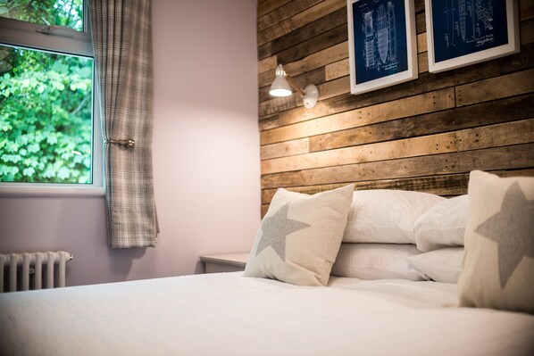 2 chambres, fer et planche à repasser, lit parapluie, Wi-Fi gratuit