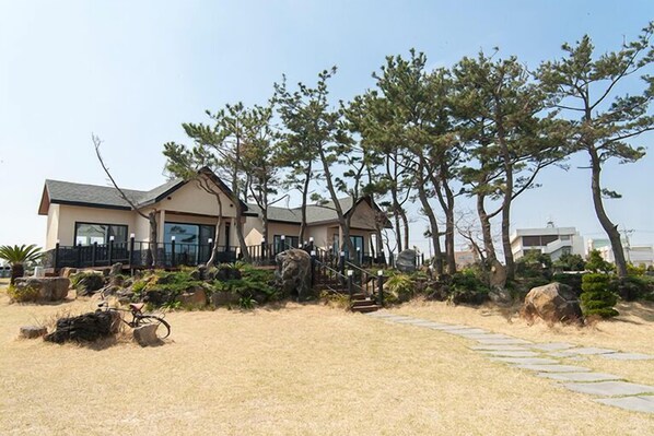 Exterior - On The Stone Pension (Seogwipo)