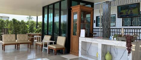 Mostrador para check-in y check-out
