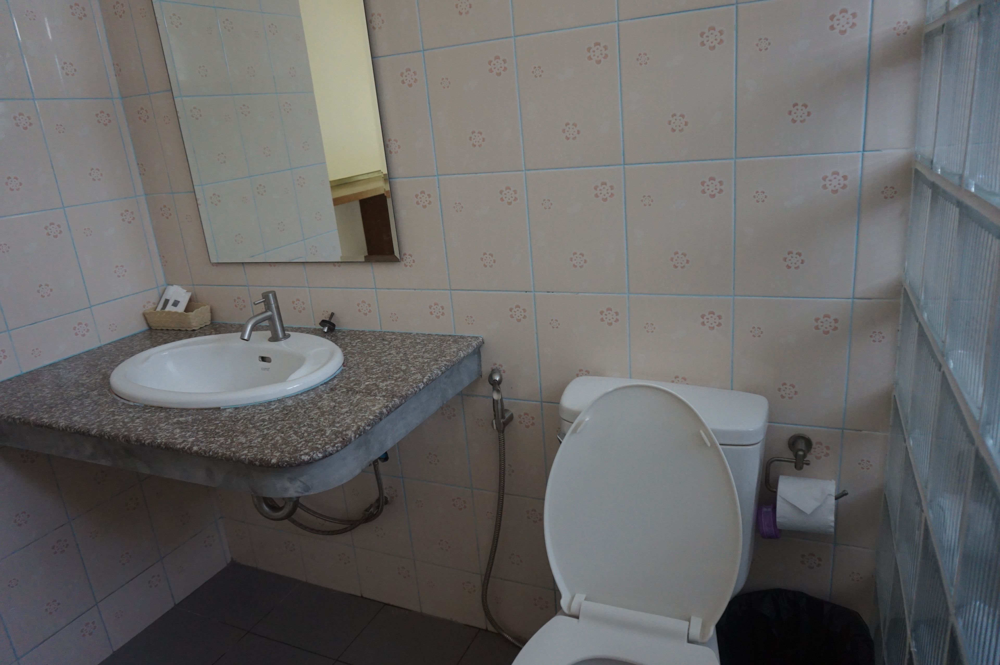 superior room | bathroom | shower, free toiletries, towels