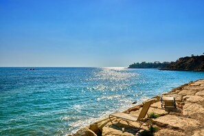 Beach - Villa Azura Sunrise by Ezoria Villas (Coral Bay)