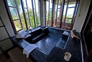 Villa (5 Bedrooms) | Bathroom | Rainfall showerhead, free toiletries, hair dryer, towels - Ban Kinaree (Koh Samui)